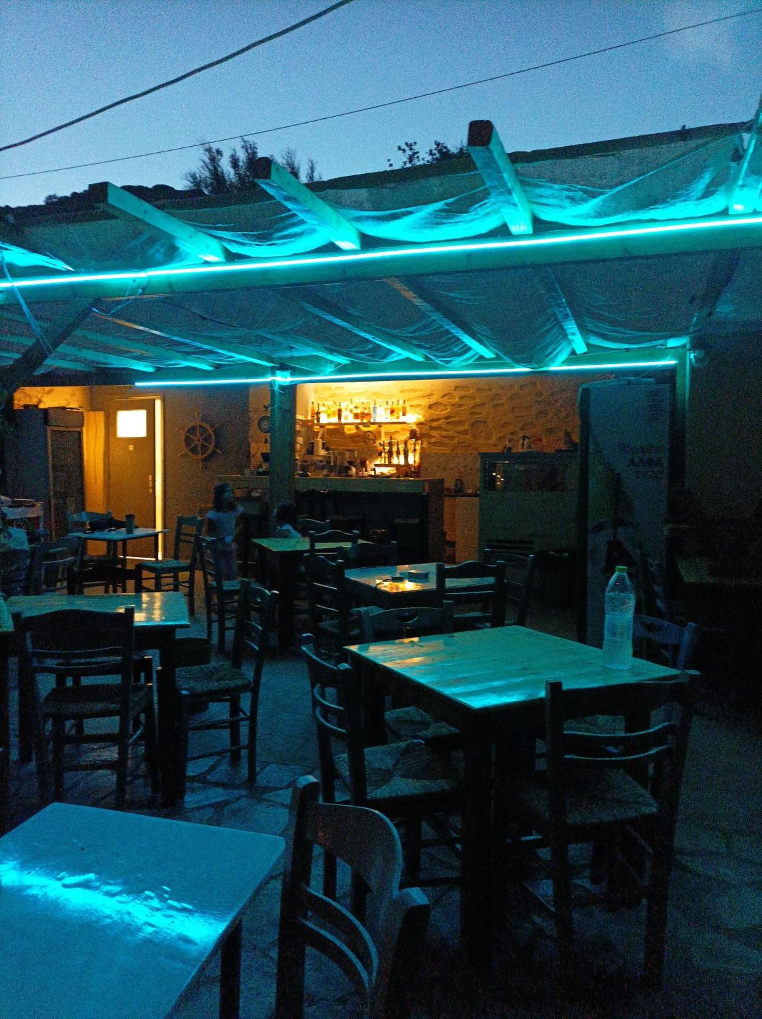Aposperitis Rooms & Apartments Kini Dış mekan fotoğraf