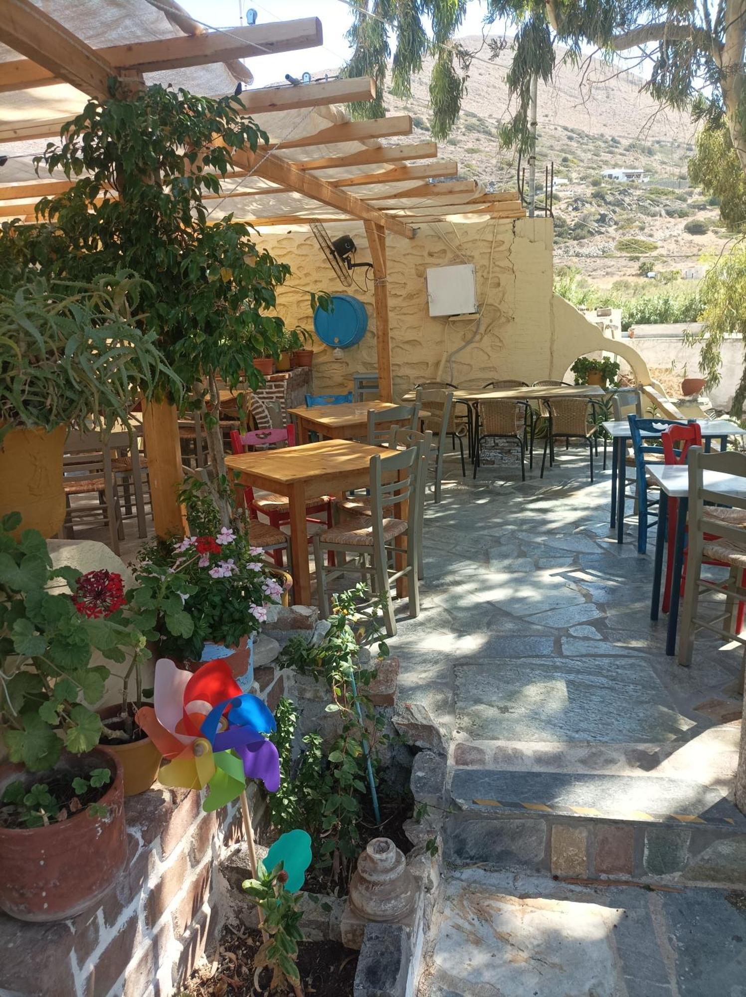Aposperitis Rooms & Apartments Kini Dış mekan fotoğraf
