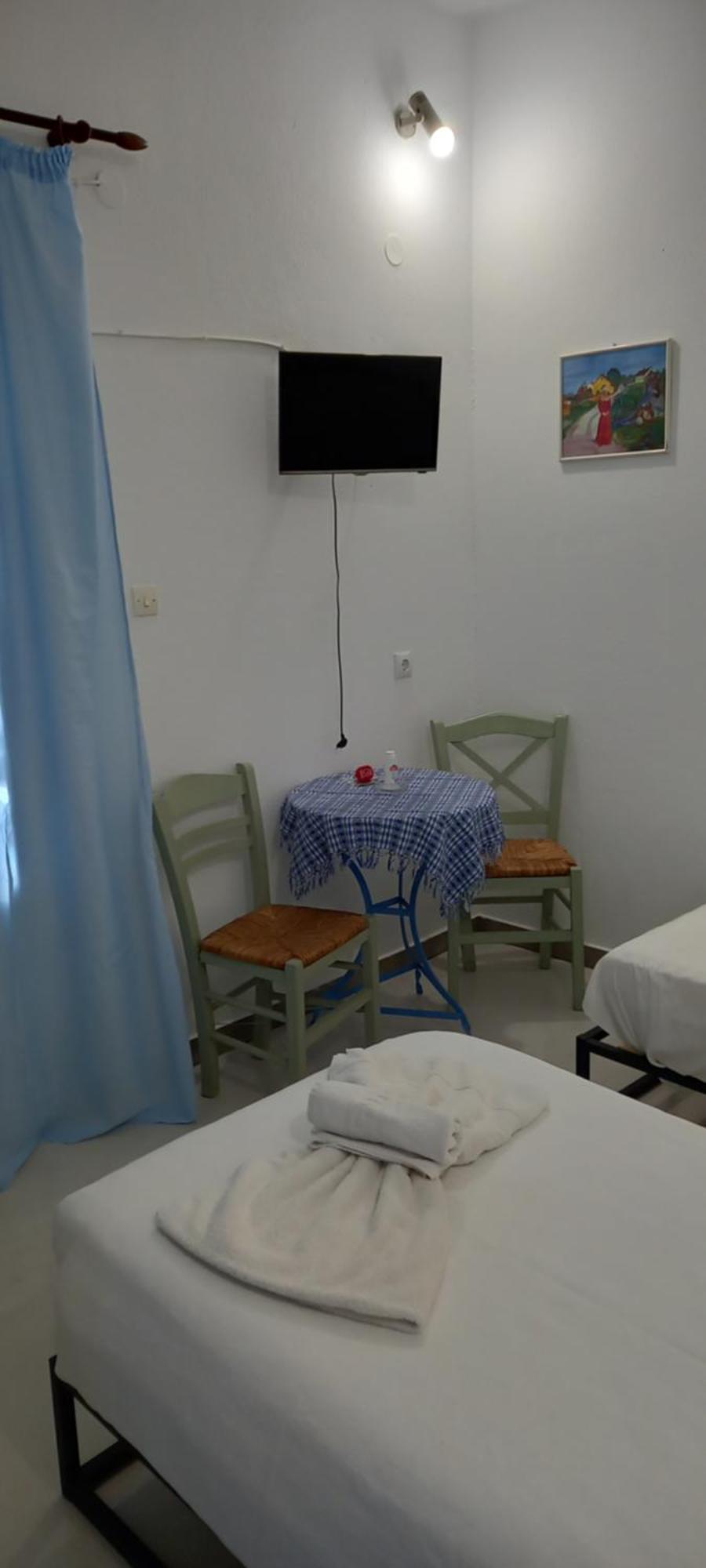 Aposperitis Rooms & Apartments Kini Dış mekan fotoğraf