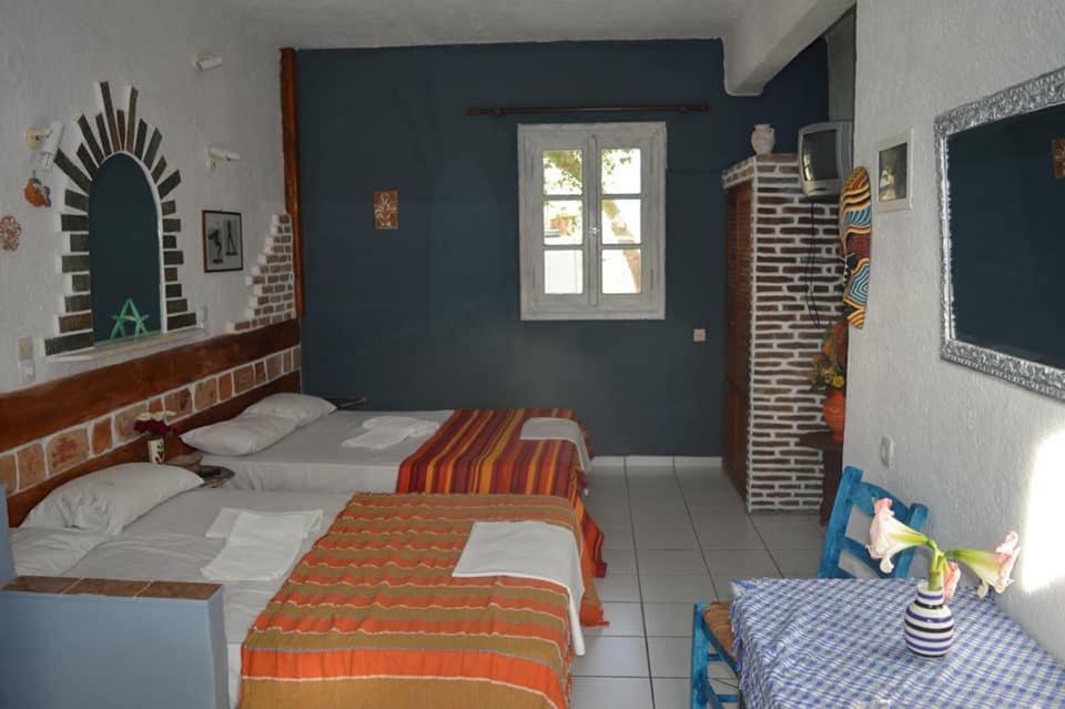 Aposperitis Rooms & Apartments Kini Dış mekan fotoğraf