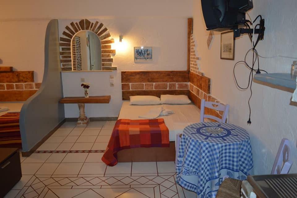 Aposperitis Rooms & Apartments Kini Dış mekan fotoğraf