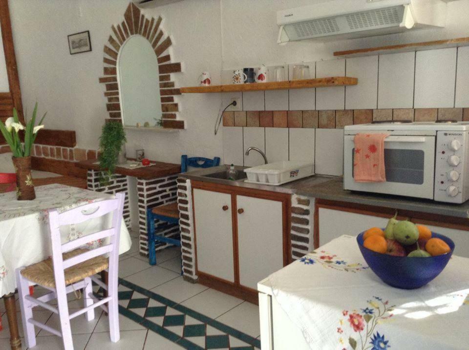 Aposperitis Rooms & Apartments Kini Dış mekan fotoğraf